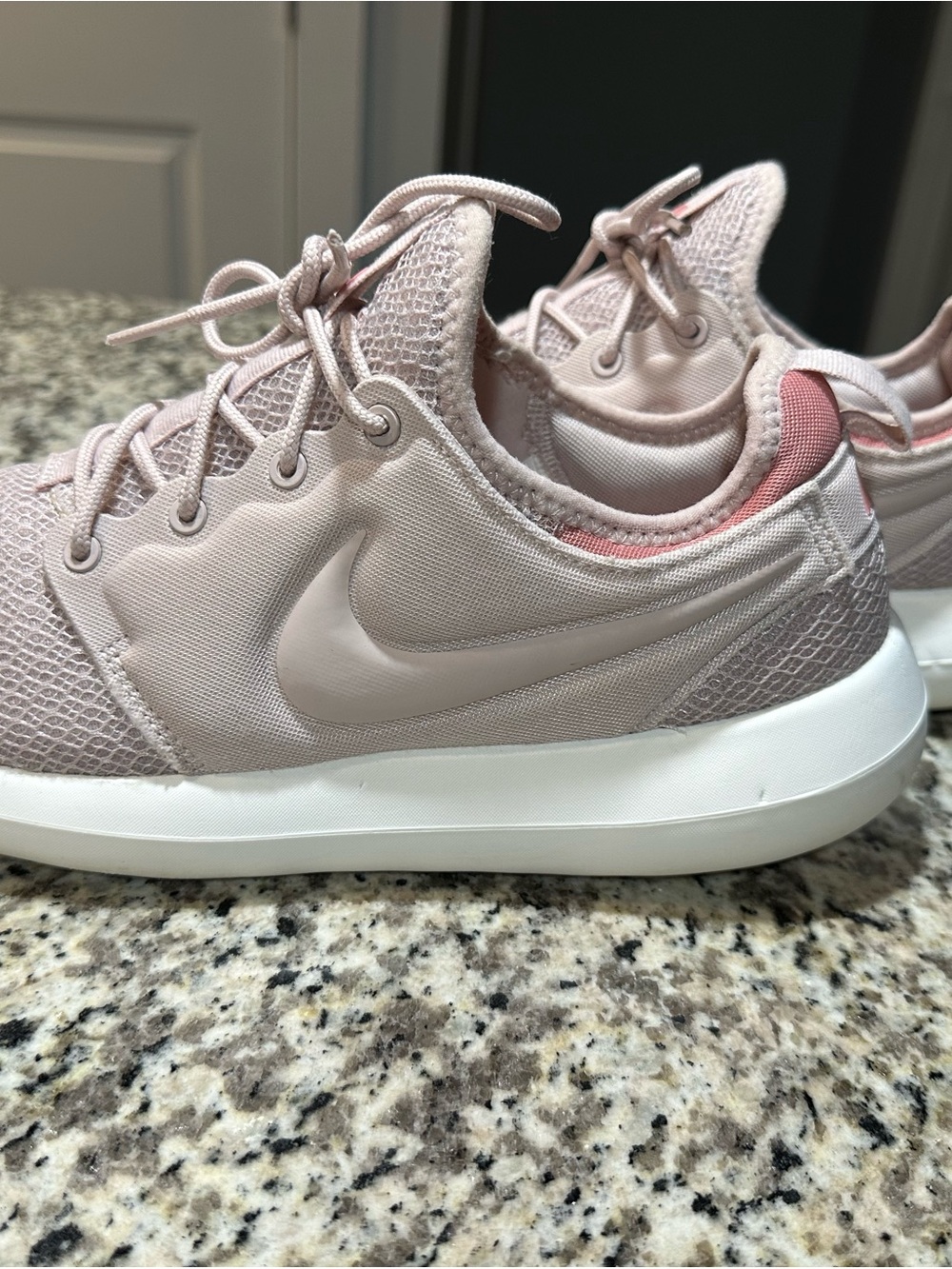 Nike Roshe Two Pink Blush Sneakers Women’s Size 11